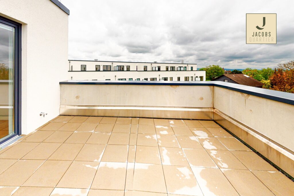 Wohnen auf 98 Quadratmetern: 3-Zimmer-Penthousewohnung mit Einbauküche und Dachterrasse - Photo 3