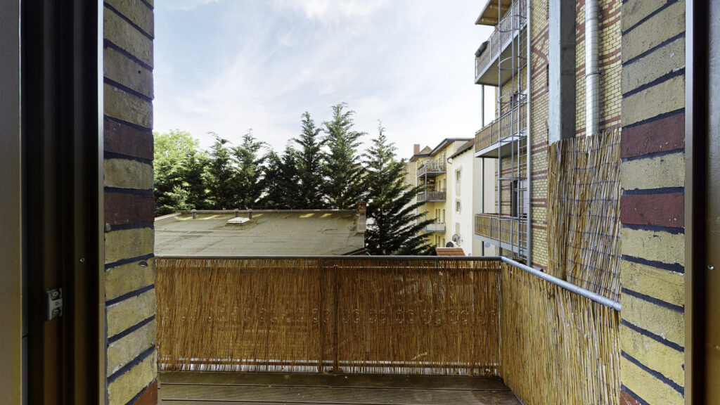 Bezaubernde 1,5-Zimmer-Wohnung mit Einbauküche und Balkon - Photo 5