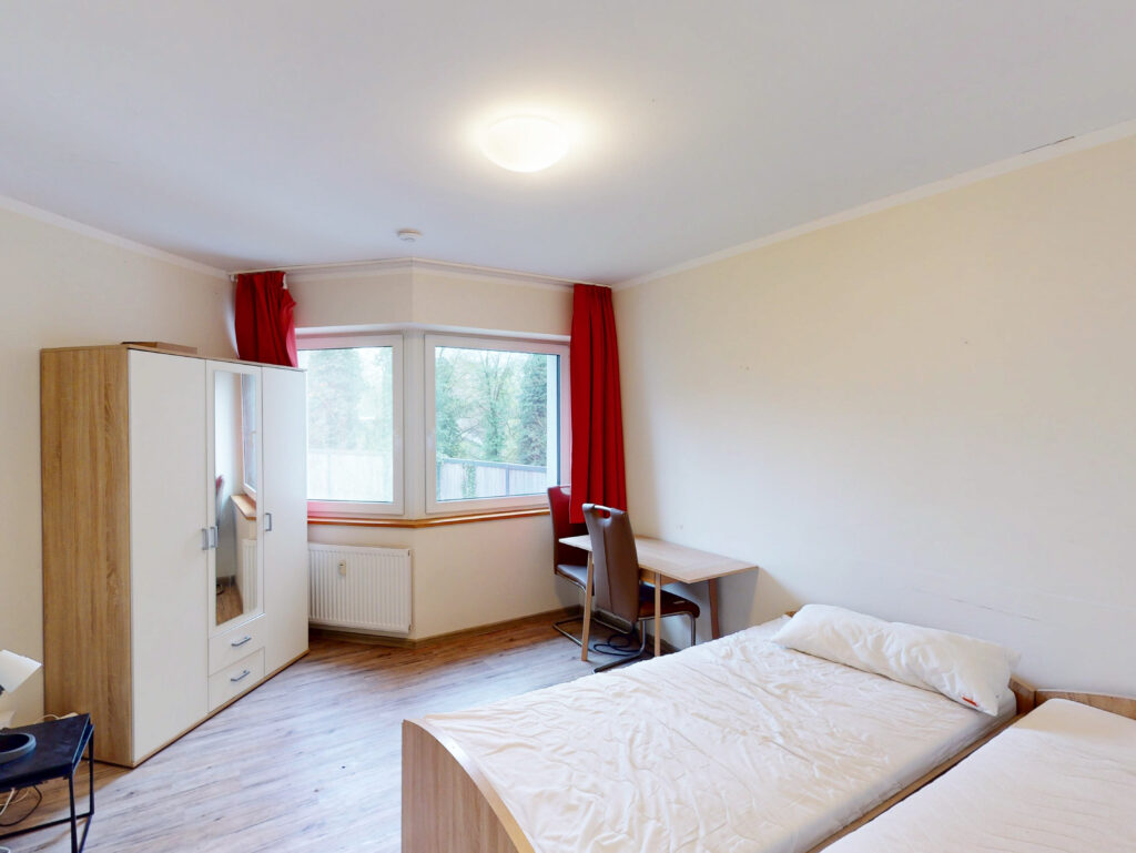 Möbliertes Zimmer in Frauen-WG in zentraler Lage für Studenten und Azubis - Foto 1