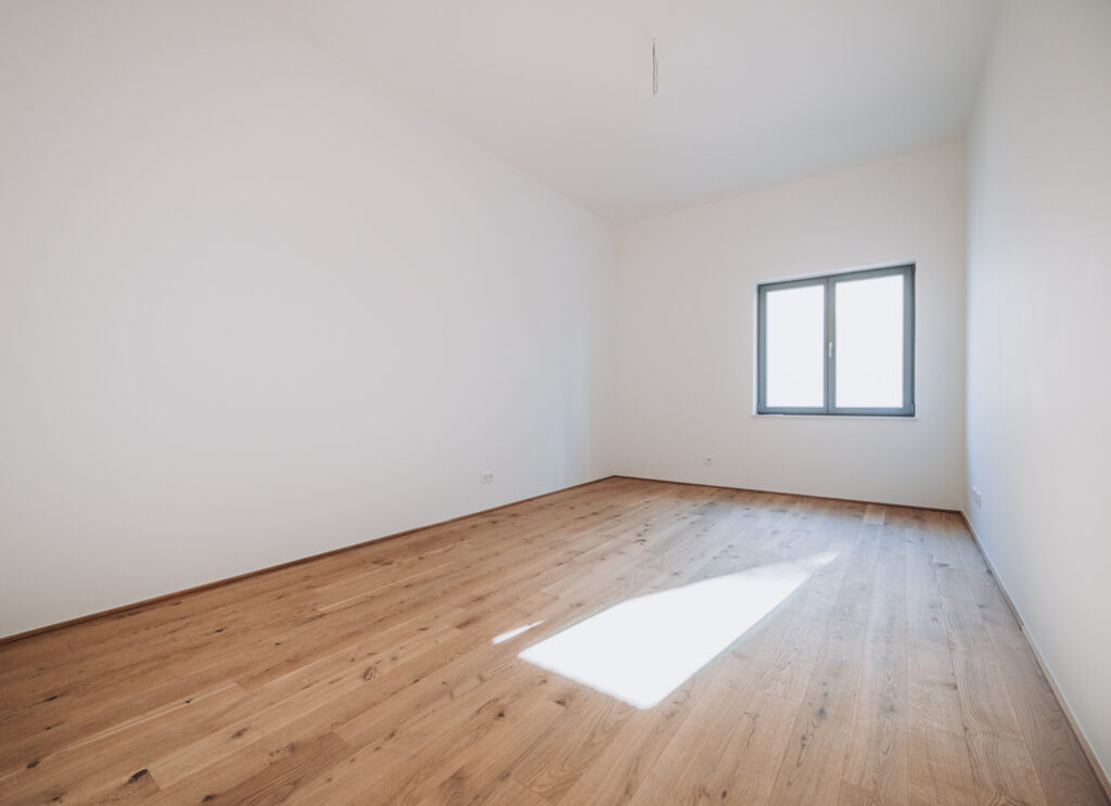 Erstklassiger Erstbezug: Stilvolle 4-Zimmer-Wohnung mit Einbauküche - Photo 2