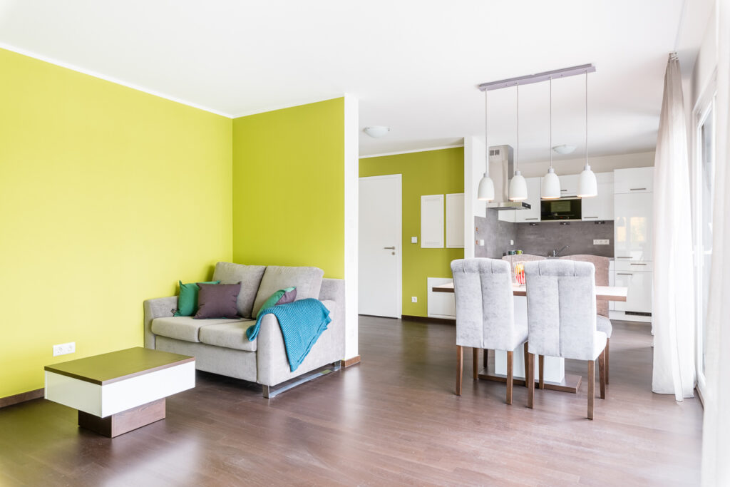 Einziehen und Wohlfühlen: Möbliertes Apartment am Olympiapark - Photo 1
