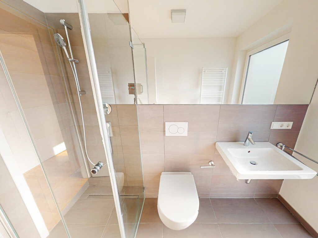 Exlusive 4-Zimmer-Wohnung mit EBK, Dachterrasse und zwei Bädern - Foto 4