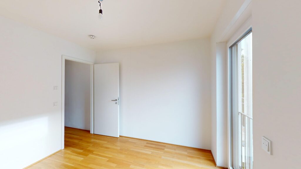 Großzügige 2-Zimmer-Wohnung im Erdgeschoss mit EBK und Duschbad - Foto 1