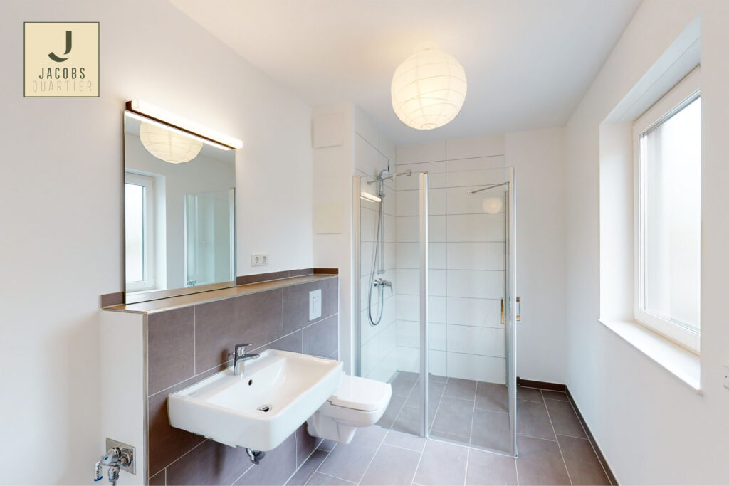 Gut geschnittene 2 Zimmer Wohnung mit Balkon - Foto 4