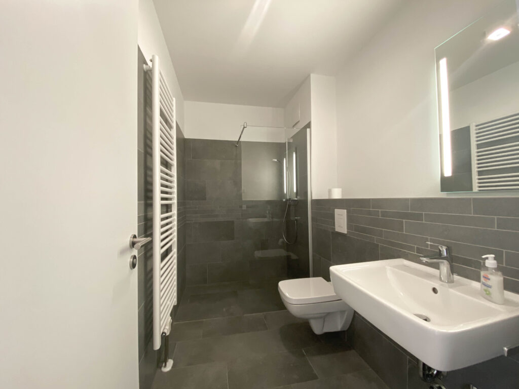 Zentrumsnahe 2-Zimmer-Wohnung mit Loggia! - Photo 4