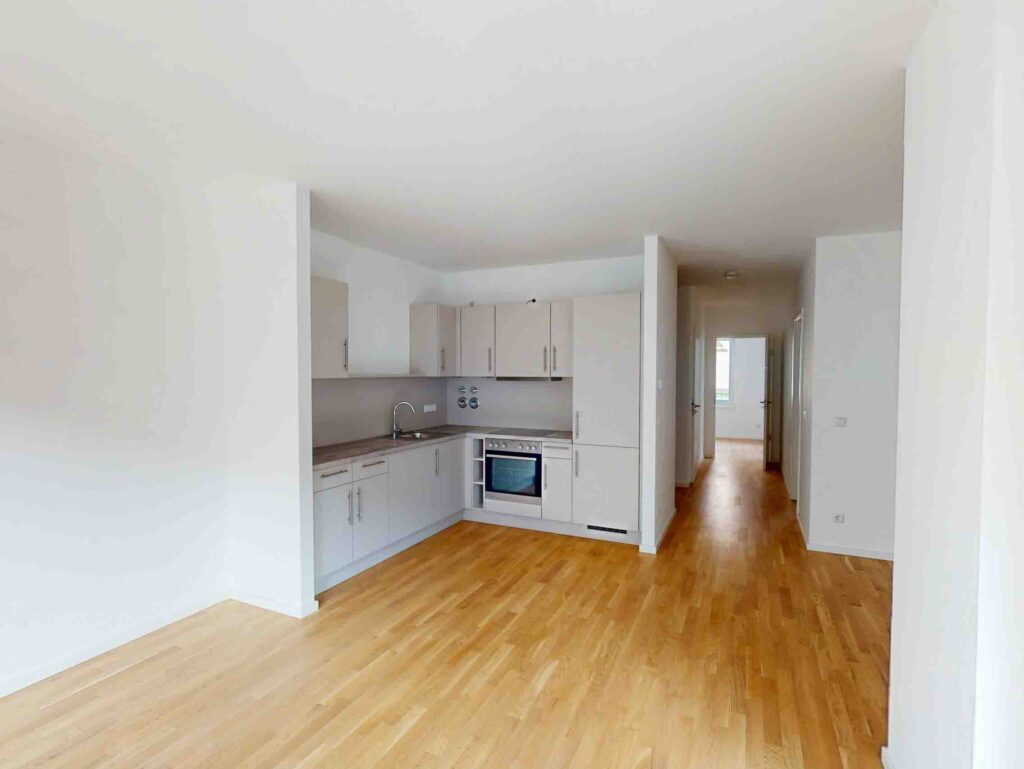 Karlshorst: Helle 3-Zimmer-Wohnung mit Balkon & Einbauküche - Photo 1