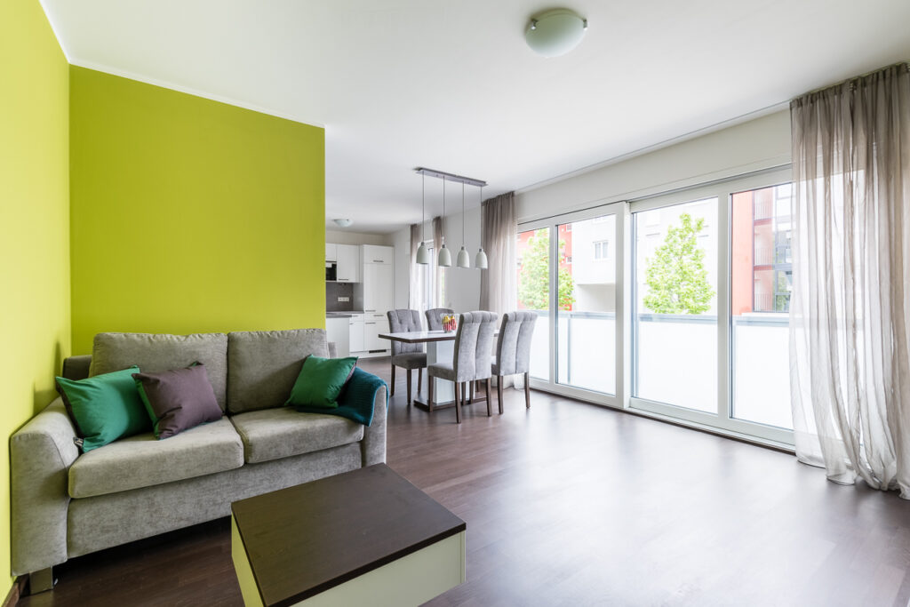 Großzügig und möbliert: 2-Zimmer-Wohnung im elevon - Photo 2