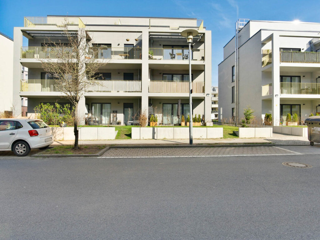 Moderne 3-Zimmer-Wohnung mit Loggia und Balkon - Foto 5